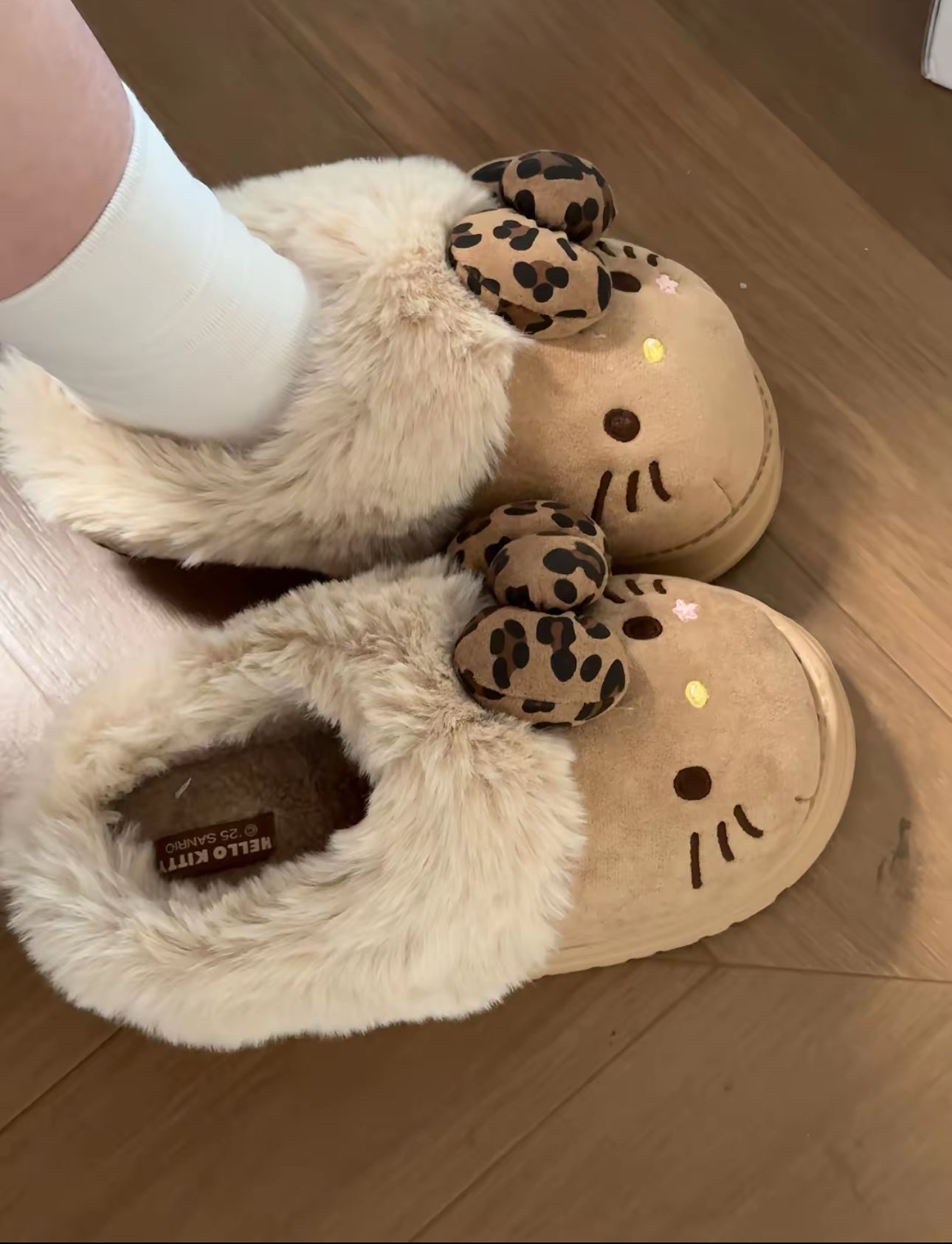 Viral Hello Kitty Fluffy Slippers